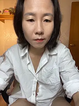 lilysister66 online show from 06-29-26, 06:08