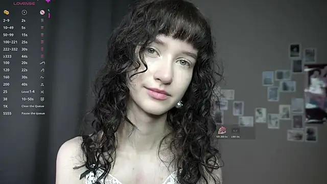 Snapshot of DellaLeck chatting on 07-12-26, 09:39 DellaLeck online show from 07-12-26, 09:39