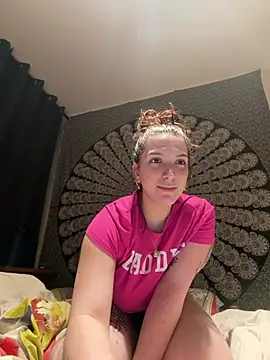 Snapshot of georginamoor chatting on 03-23-26, 09:08 georginamoor online show from 03-23-26, 09:08