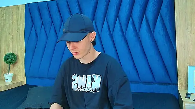 Snapshot of lio____ chatting on 04-07-26, 03:18 lio online show from 04-07-26, 03:18