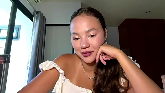 kamila 18 french online show from 04-20-26, 05:10