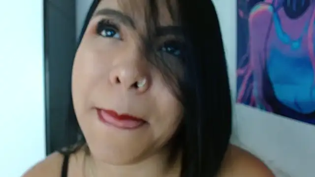 Snapshot of alessialux chatting on 05-30-26, 01:30 alessialux online show from 05-30-26, 01:30