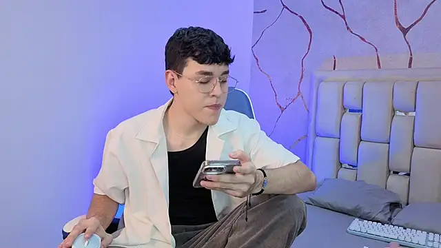 Tom Parker  online show from 03-21-26, 11:19