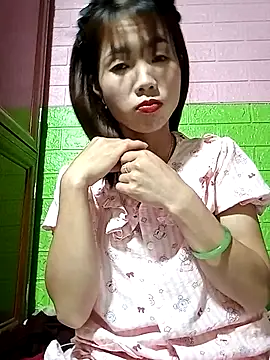 AmyLinee01 online show from 04-25-26, 03:09