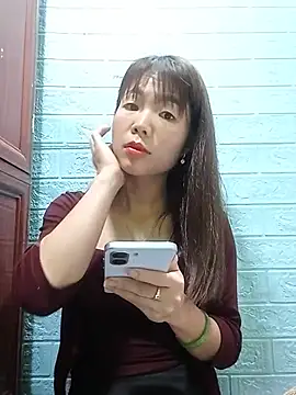 AmyLinee01 online show from 08-05-26, 11:57