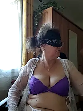 Snapshot of Chrismaturefrench chatting on 03-25-26, 04:02 Chrismaturefrench online show from 03-25-26, 04:02