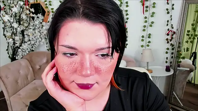 Snapshot of Sara_Mour chatting on 03-25-26, 02:01 Sara Mour online show from 03-25-26, 02:01