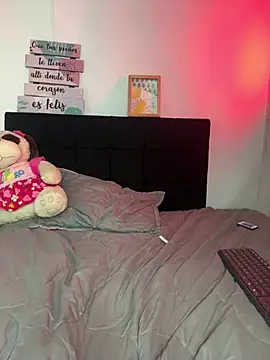 Miia coollins online show from 04-15-26, 03:19