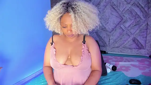 Snapshot of TammyBrown1 chatting on 07-10-26, 03:55 TammyBrown1 online show from 07-10-26, 03:55