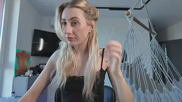 HEY KITSUNKA online show from 04-04-26, 01:30