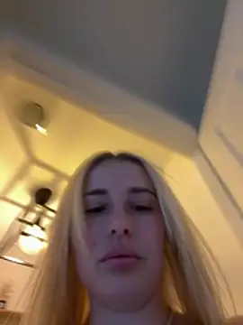 EloiseeUKK online show from 03-24-26, 07:24