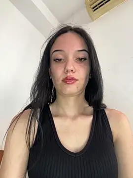 Snapshot of icedrosemarye chatting on 06-17-26, 02:29 icedrosemarye online show from 06-17-26, 02:29