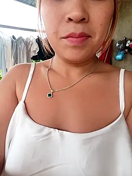 Snapshot of sena_baby chatting on 04-27-26, 11:47 sena baby online show from 04-27-26, 11:47
