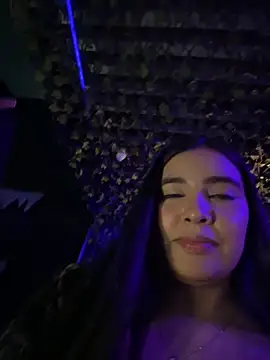 Snapshot of HaileyBiieber chatting on 03-28-26, 02:22 HaileyBiieber online show from 03-28-26, 02:22