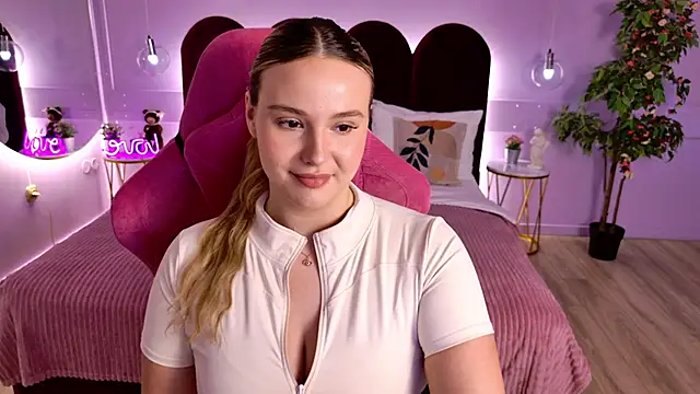 CharlotteAtwoood online show from 06-22-26, 04:04