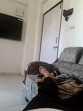 Snapshot of B_S0051 chatting on 04-06-26, 04:21 B S0051 online show from 04-06-26, 04:21