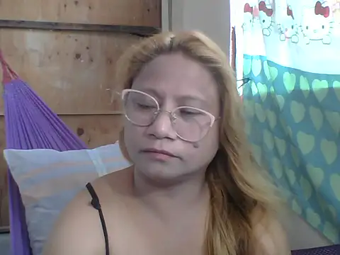 PinayChristine online show from 04-09-26, 03:50