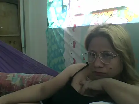 PinayChristine online show from 05-25-26, 02:06