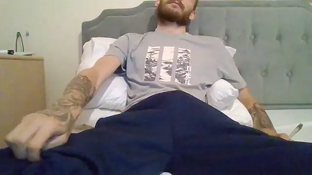 feetlovrr94 online show from 05-08-26, 02:55