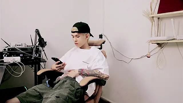 zzzzppp3 online show from 07-19-26, 05:00