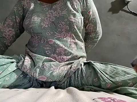 Snapshot of bebo_sexy62 chatting on 03-29-26, 03:50 bebo sexy62 online show from 03-29-26, 03:50