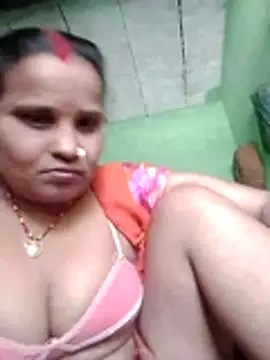 Snapshot of Shivani09900 chatting on 06-02-26, 07:10 Shivani09900 online show from 06-02-26, 07:10