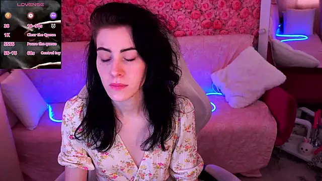 CurleyBlueEyes online show from 03-25-26, 01:50