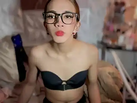 Snapshot of Leijona_Milker chatting on 04-08-26, 10:04 Leijona Milker online show from 04-08-26, 10:04