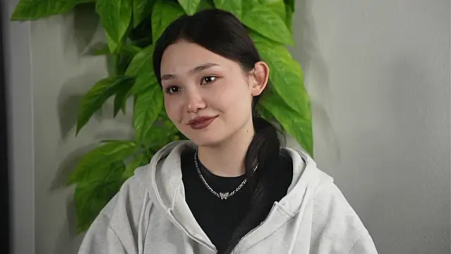 AllieGladwin online show from 03-24-26, 02:22