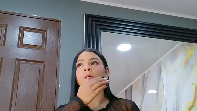 LindaFrancoo online show from 05-12-26, 02:47