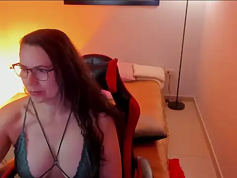 jazmin steele online show from 04-01-26, 01:23