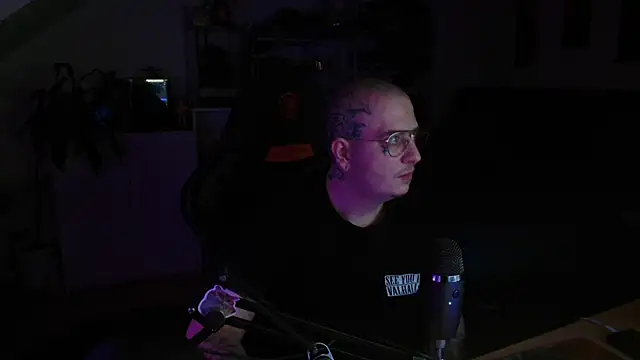 Snapshot of Oderwattboy chatting on 03-23-26, 08:02 Oderwattboy online show from 03-23-26, 08:02