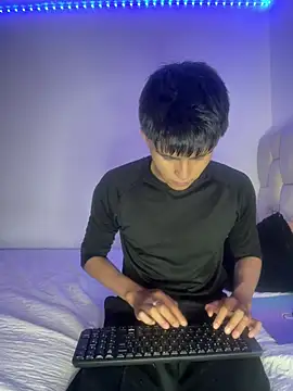 LYAN DYLAN online show from 03-26-26, 10:15