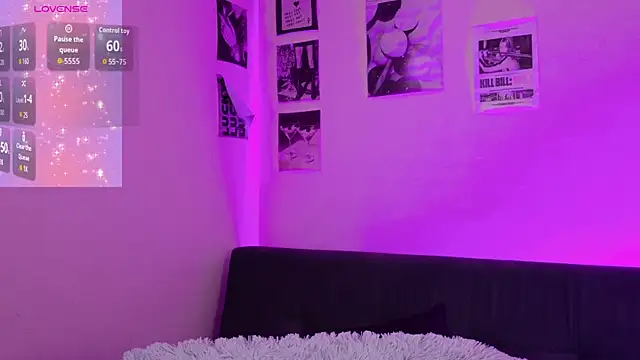 Snapshot of SerenBleck chatting on 05-19-26, 10:10 SerenBleck online show from 05-19-26, 10:10