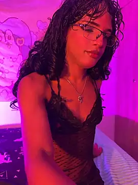 Snapshot of LunuxSiren chatting on 03-27-26, 11:37 LunuxSiren online show from 03-27-26, 11:37