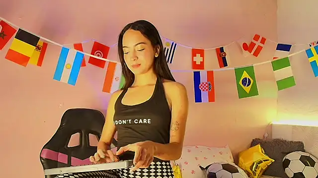 Daphne Rosse online show from 06-14-26, 12:07