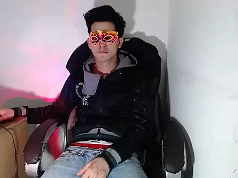 SexyboyHot2000 online show from 05-15-26, 06:59