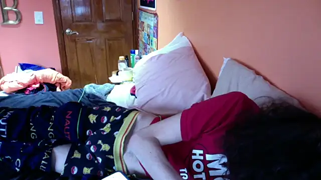 Snapshot of Teddy4420 chatting on 03-25-26, 02:45 Teddy4420 online show from 03-25-26, 02:45