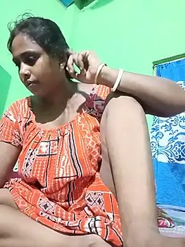 Snapshot of puja560 chatting on 06-18-26, 04:00 puja560 online show from 06-18-26, 04:00