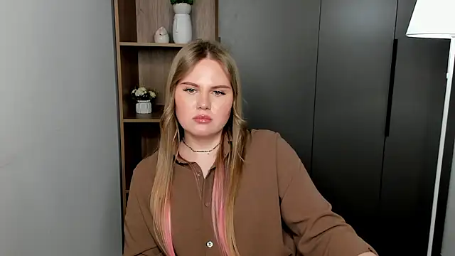 PaulinaBigley online show from 04-01-26, 09:43