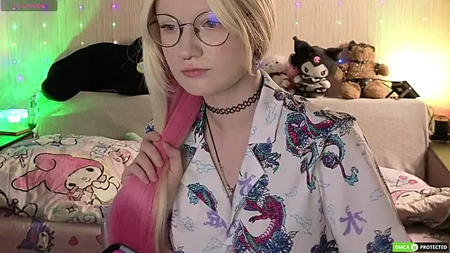 JulietFisher online show from 04-25-26, 04:15