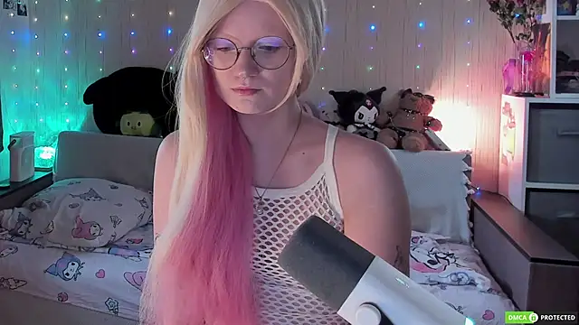 JulietFisher online show from 06-15-26, 03:53