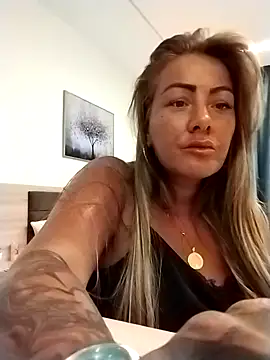 Exotic ParisX online show from 03-26-26, 05:51