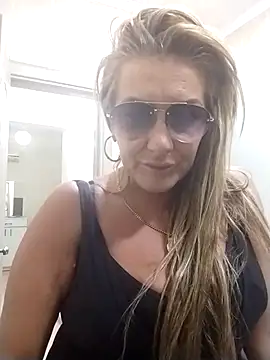 Snapshot of Exotic_ParisX chatting on 04-12-26, 10:53 Exotic ParisX online show from 04-12-26, 10:53