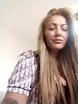 Snapshot of Exotic_ParisX chatting on 05-09-26, 06:18 Exotic ParisX online show from 05-09-26, 06:18