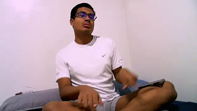 ThiagoVega  online show from 04-19-26, 03:28