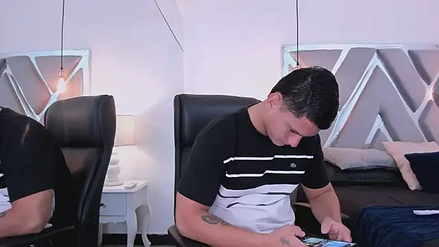 Chriss Diamond online show from 04-13-26, 07:41