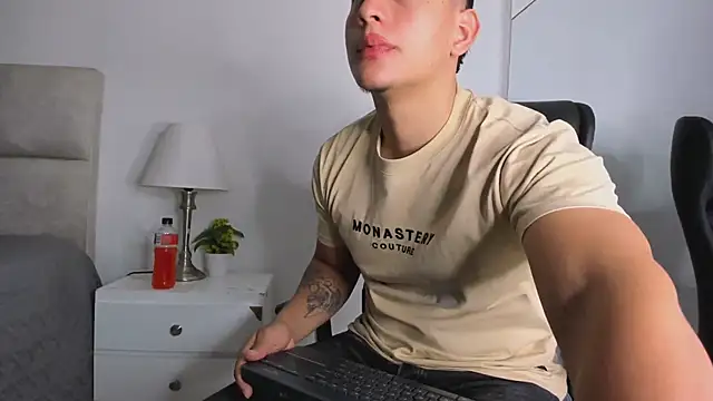 Chriss Diamond online show from 06-28-26, 08:04
