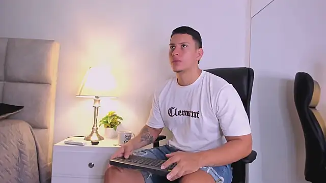 Chriss Diamond online show from 07-08-26, 08:35
