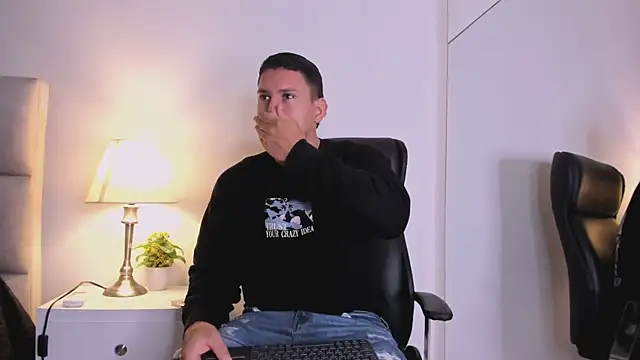 Chriss Diamond online show from 07-11-26, 08:11